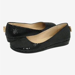 French Sole
Zeppa size 10 in snake print